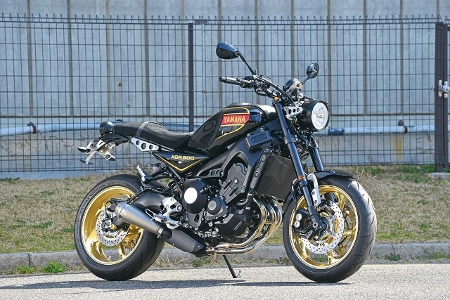 Motocicleta Yamaha SR400