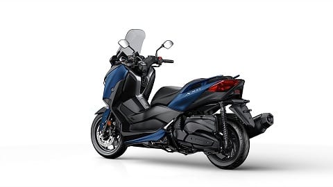Yamaha a dezvaluit noul X-MAX 400 - motocicleta