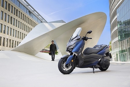 Yamaha a dezvaluit noul X-MAX 400 - motocicleta