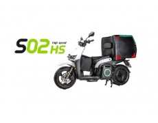 Analiza comparativa: scuter electric S02HS versus scuter clasic 125cc 