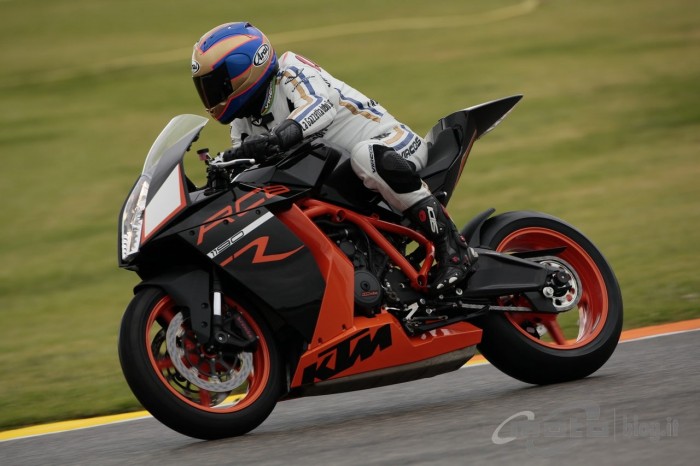 Test cu 2011 KTM RC8 1190R