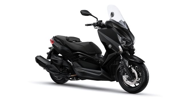 Yamaha a anuntat lansarea unei editii IRON MAX si pentru gama X-MAX, in cadrul lineup-ului 2016 de scutere
