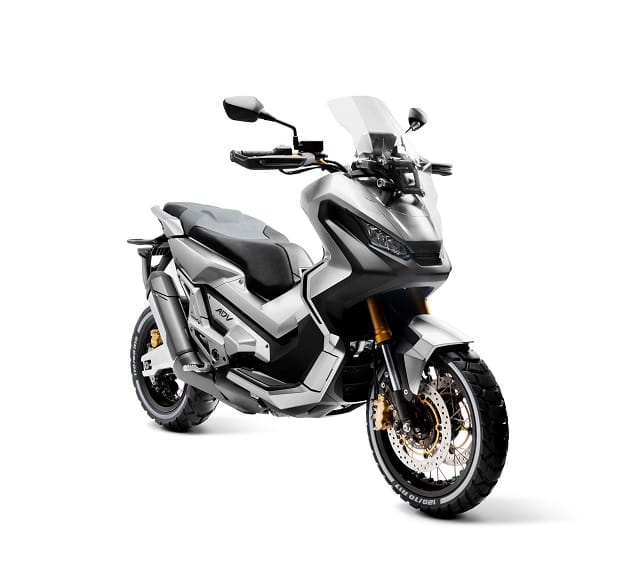 EICMA 2015 - Honda prezinta intrigantul City Adventure, un maxi-scooter cam off-road